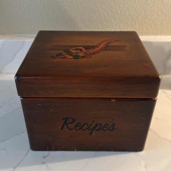 Vintage Wooden Cornucopia Recipe Box Large Divided - Picture 10 of 11